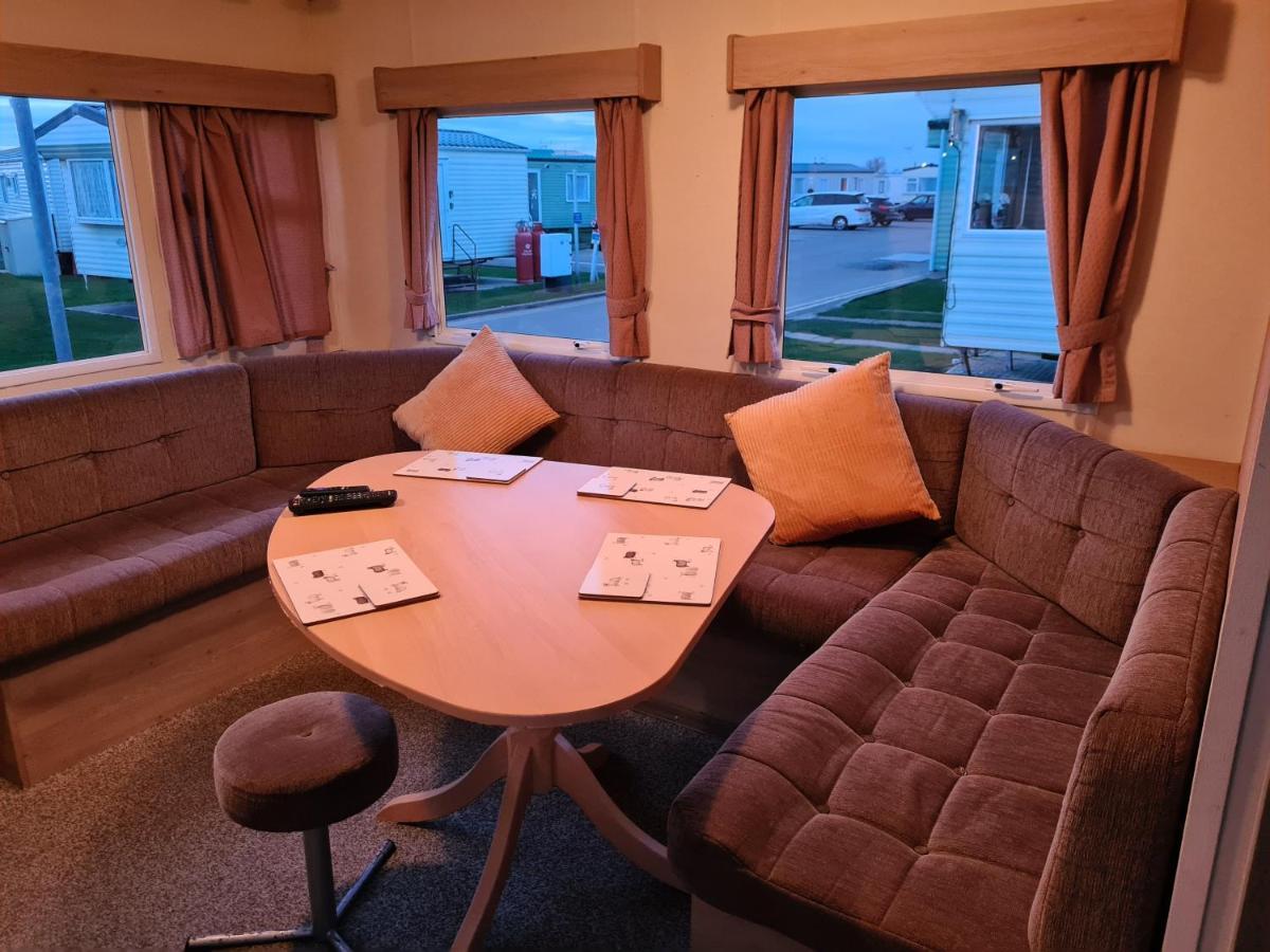 Cosy, Family Caravan Near The Beach Clacton-on-Sea Kültér fotó